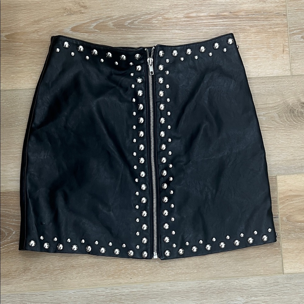 Elegant Black Studded Mini Skirt